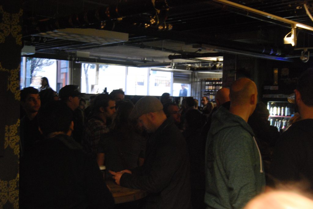 The crowd, soon before the Sante Adairius beers tapped.